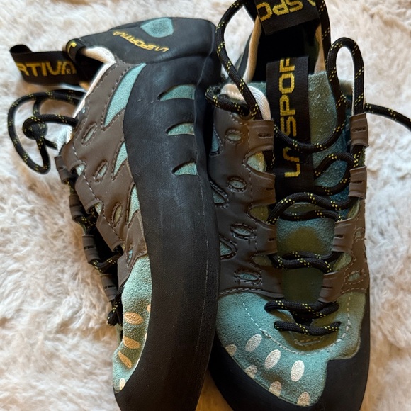 La Sportiva Tarantulace Leather Climbing Shoes 37.5 EU 5.5 M 6.5 W US - Picture 4 of 5